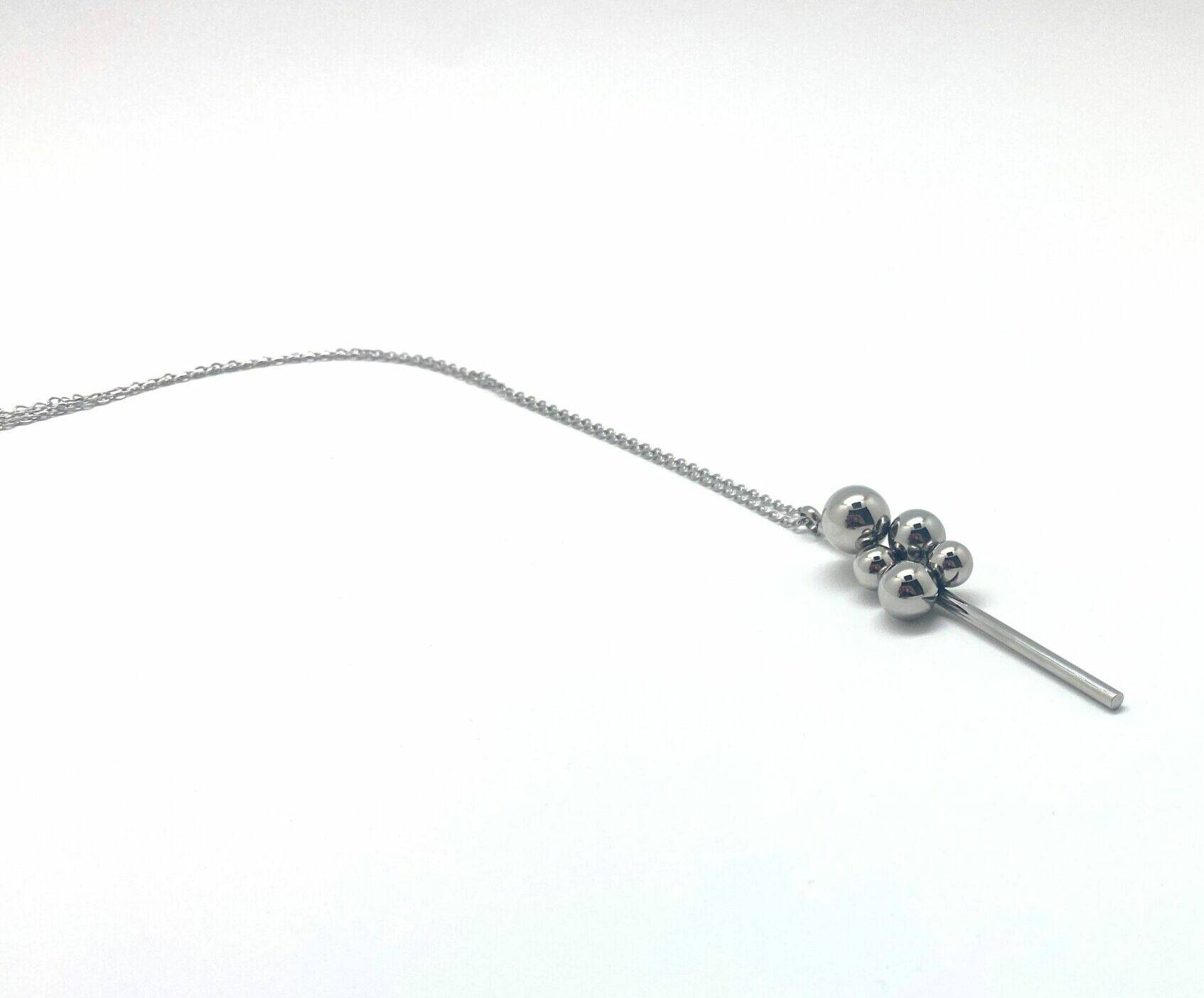 Minimalist sphere pendant necklace in stainless steel