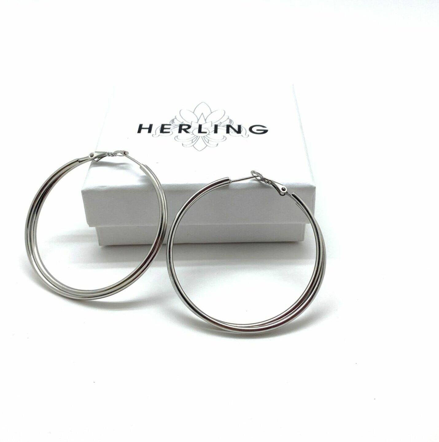 Aura classic hoop earrings in premium stainless steel finish