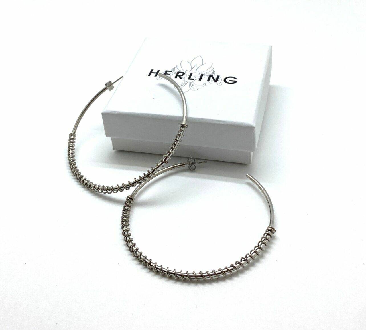 Twisted hoop earrings in premium stainless steel with spiral design