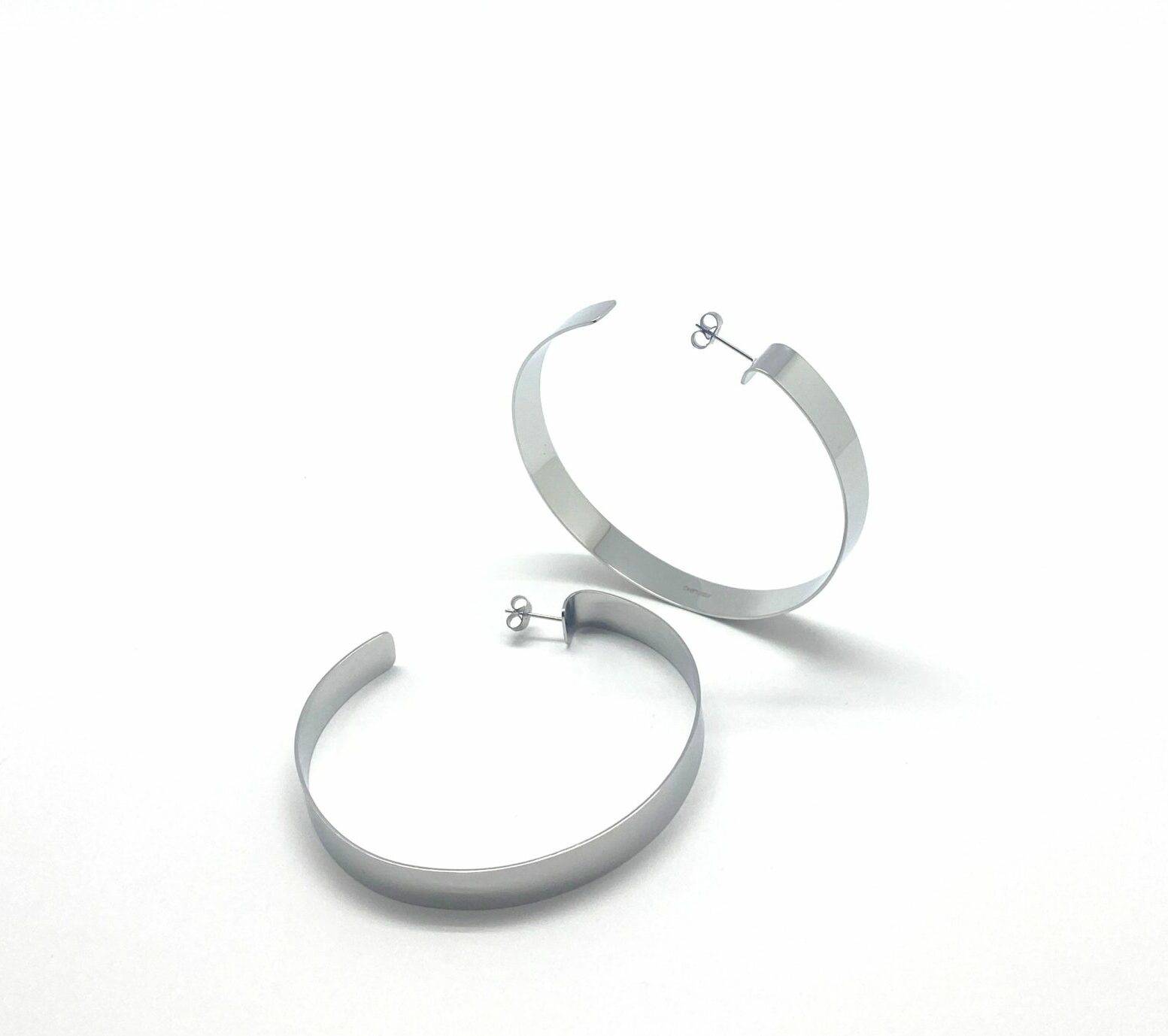 Big hoop earrings in polished stainless steel