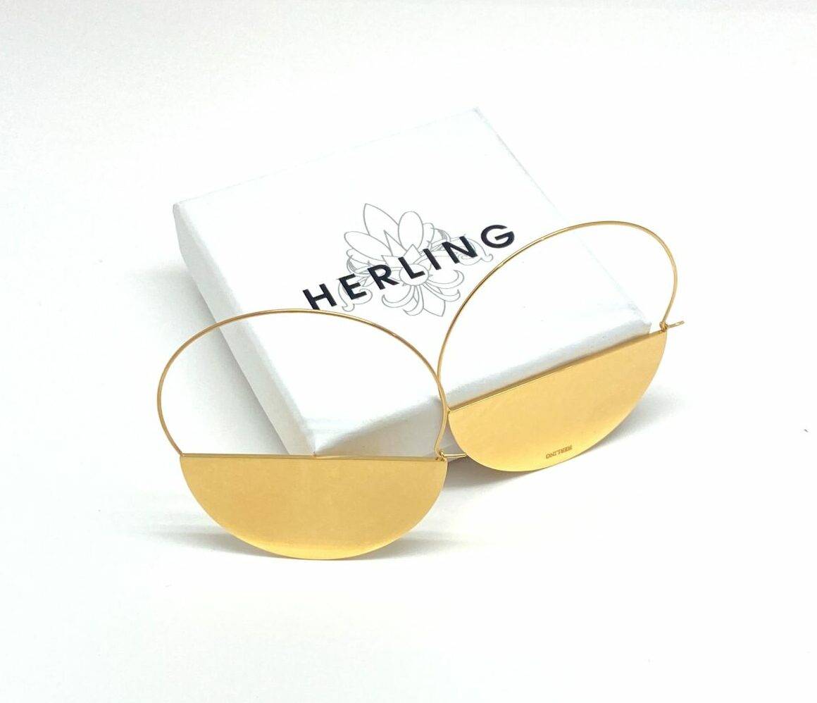 Half moon earrings in electroplasma gold
