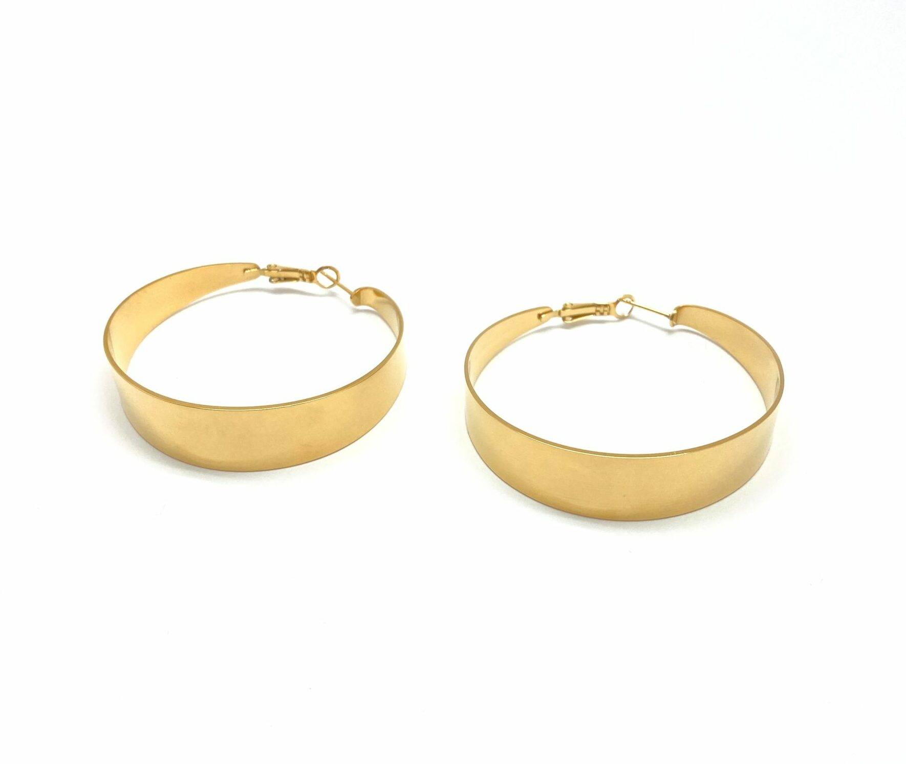 Wide band hoop earrings in electroplasma gold