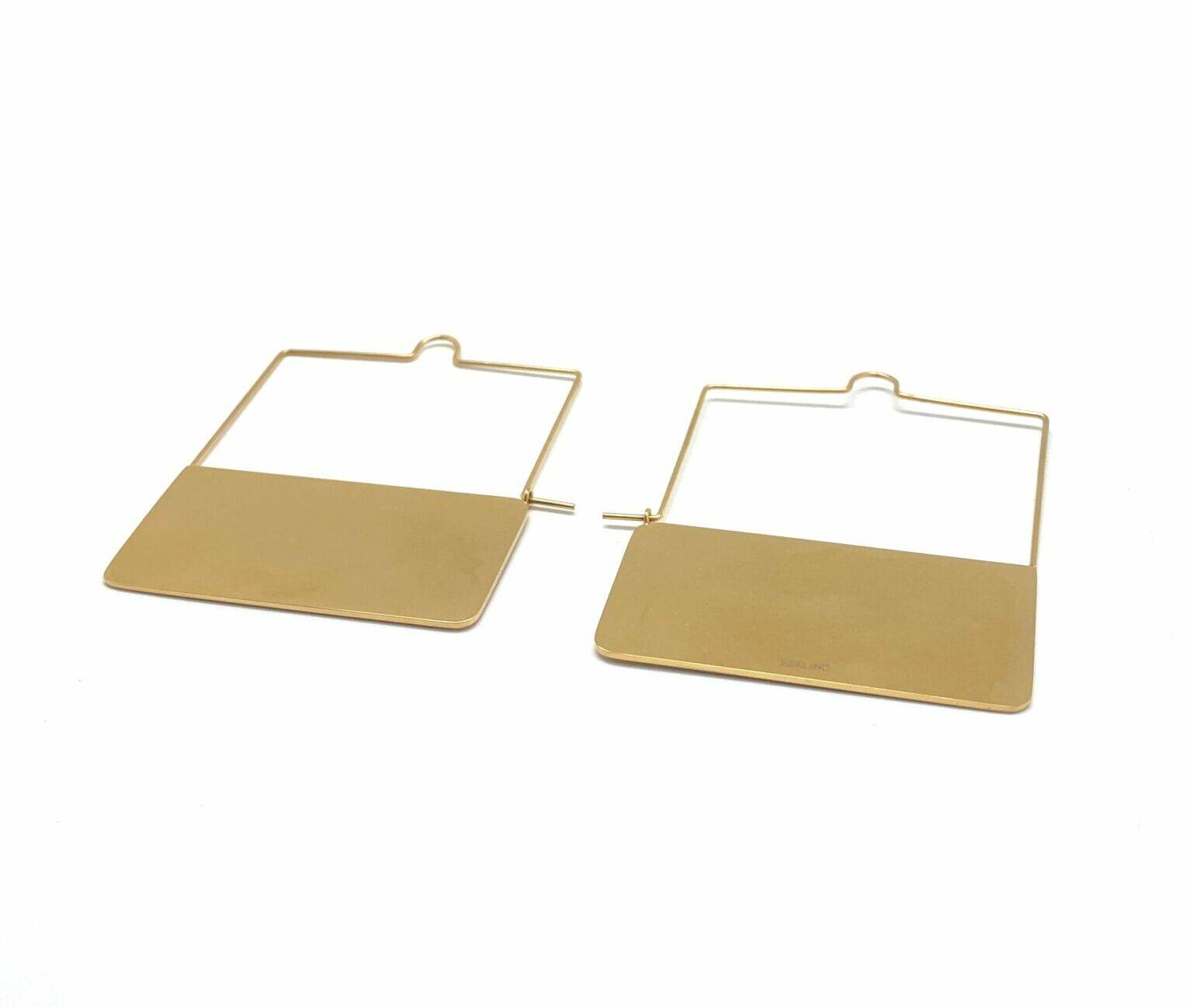 Geometric statement earrings in electroplasma gold