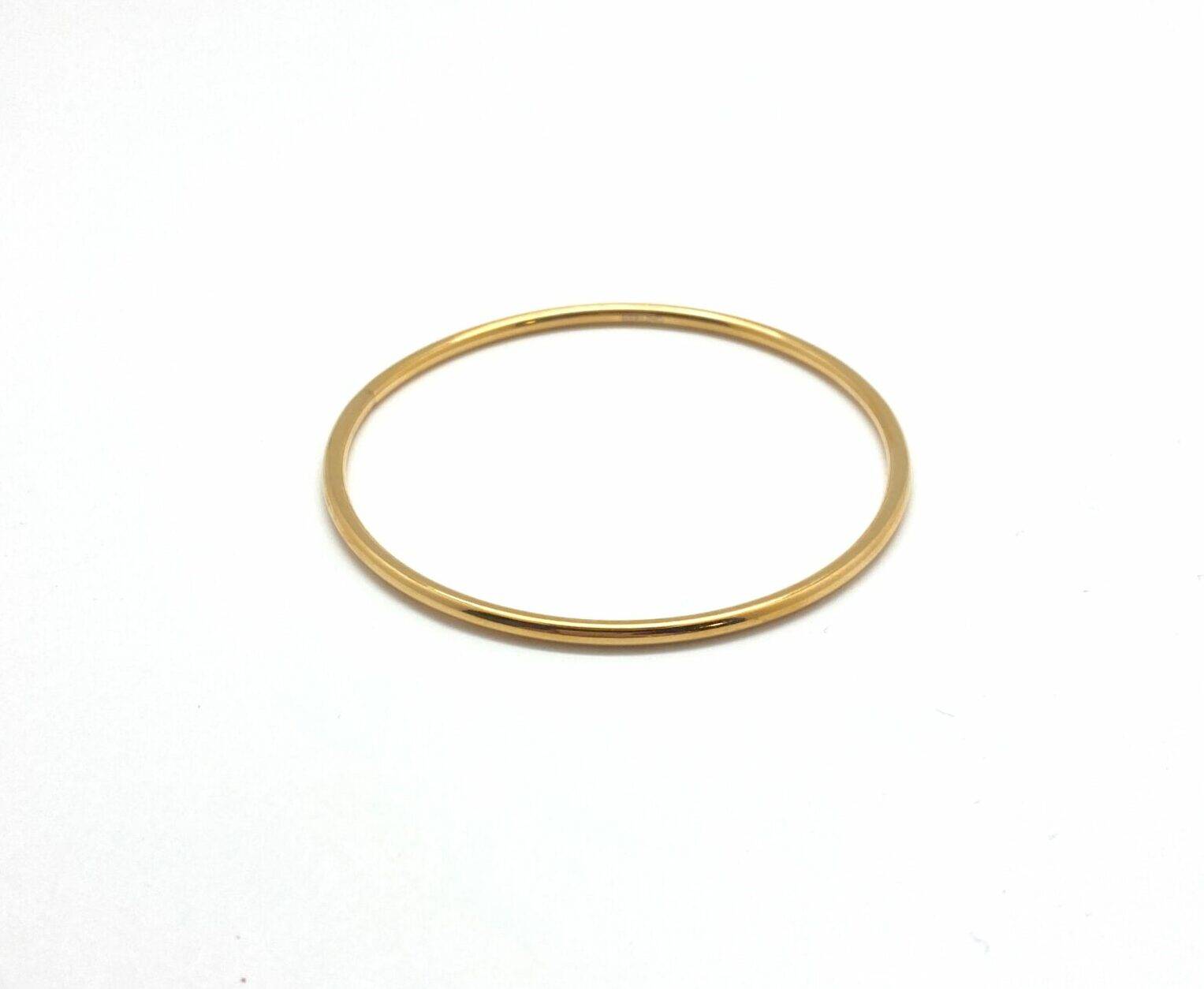 Minimalist gold bangle in premium electroplasma-plated steel