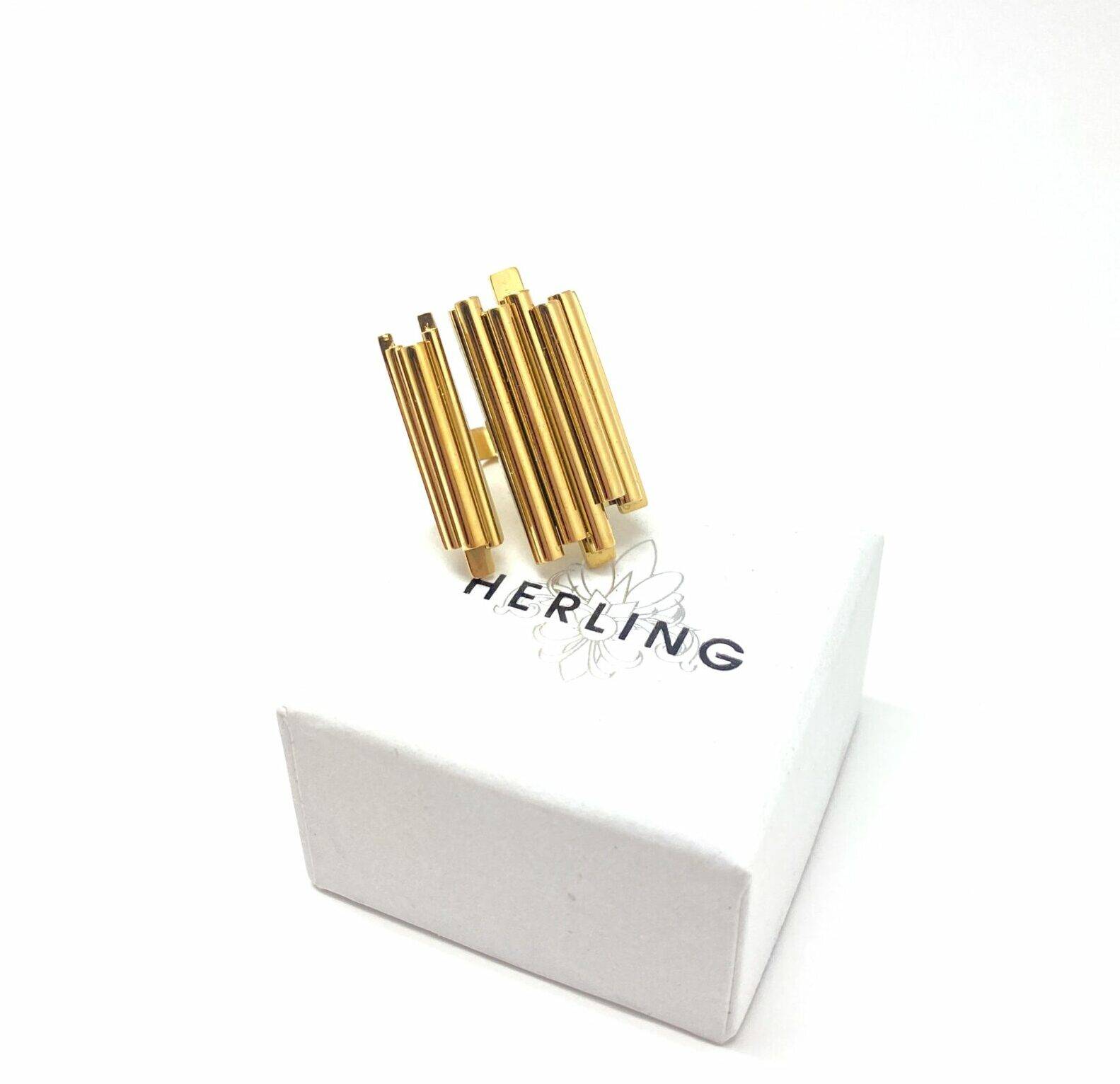 Minimalist adjustable ring in gold-plated finish