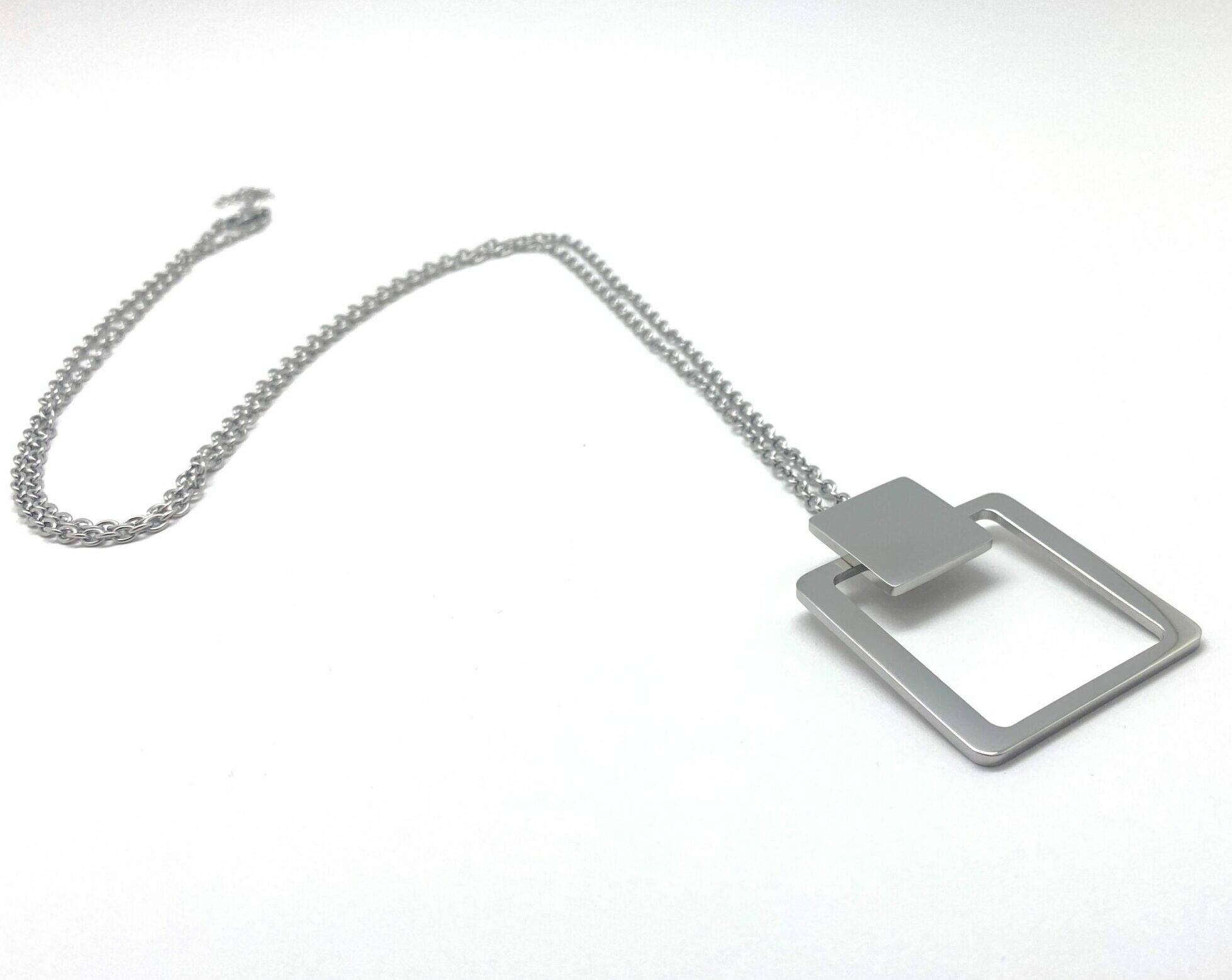 Square pendant necklace in polished steel